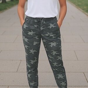 Almost Famous Camo‎ Women's Medium Olive Green Jogger Drawstring  Streetwear EUC